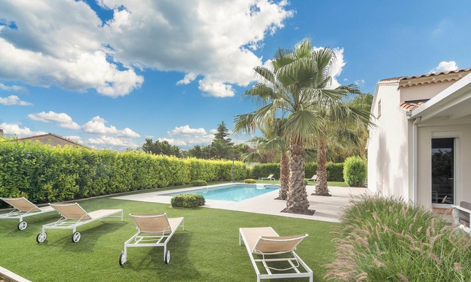 Saint-Genies-de-Fontedit Villa | Beautiful villa with swimming pool
