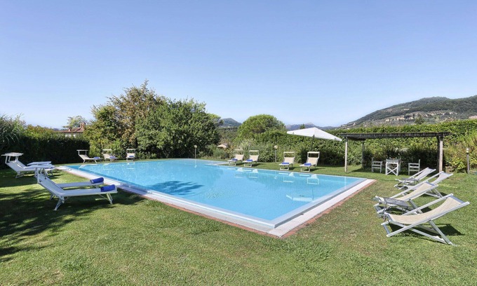 Lucca Villa | Beautiful villa for 20 people with WIFI, A/C, private pool and TV, close to Lucca