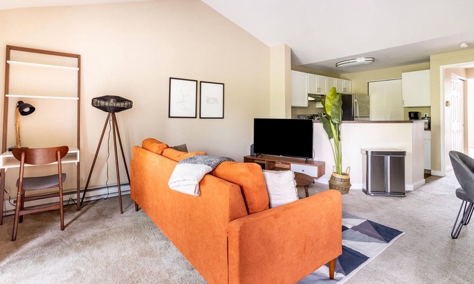 Tanasbourne Apartment | Beautiful 1BR Apartment in Beaverton w/ Amenities