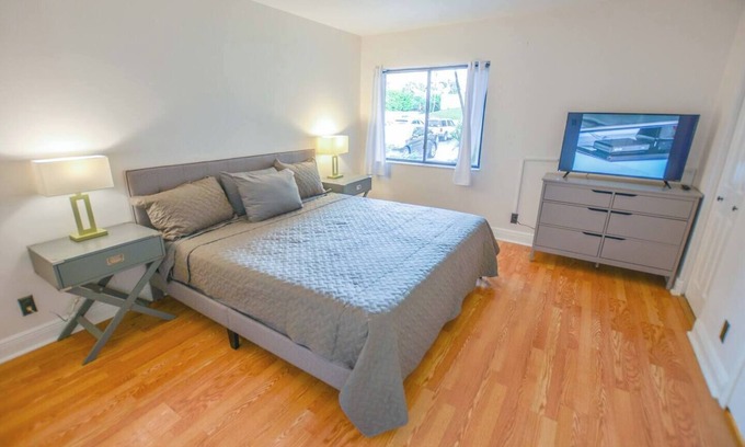 Jupiter One Condo | Beautiful 1st floor beach Jupiter condo on canal
