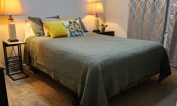 Elizabeth City House | Beautiful 3-bedroom house with AC in Elizabeth City
