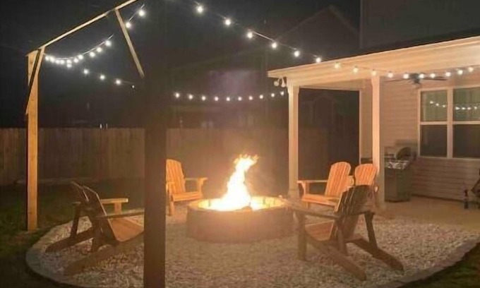 Rockfish House | Beautiful 3 bedroom, 2.5 bath home, in private cul-de-sac.