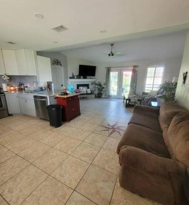 Ono Island House | Beautiful 3 bedroom home 4 minutes from the beach