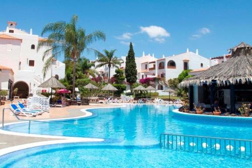 Complejo turistico Amarilla Golf Apartment | Beautiful 4 bedroom house with phenomenal golf and mountain views