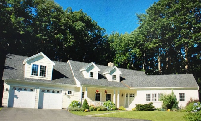 Kennebunk House | Beautiful 4 BR, Close to Everything! Walk to Gooch's Beach and Dock Square!