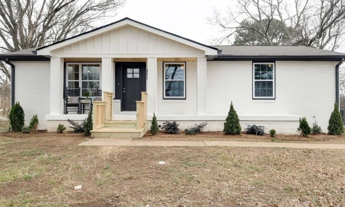 Antioch House | Beautiful 5bd3ba Home near Downtown & BNA