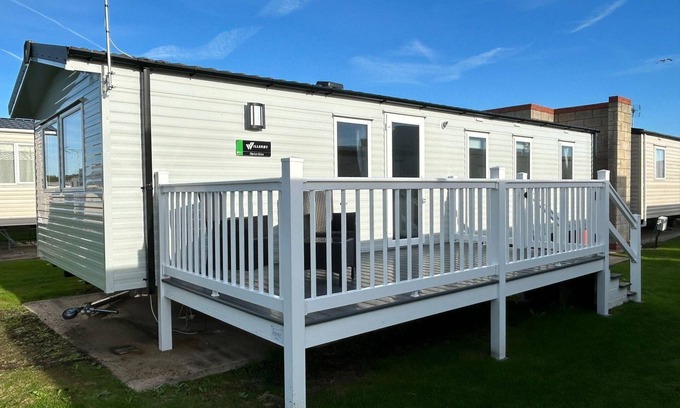 Walton on the Naze House | Beautiful 8 berth caravan with decking at Naze Marine Holiday Park ref 17344BR