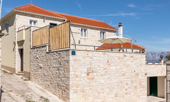 Selca Cabin | Beautiful and authentic Dalmatian house with private pool, 1,5 km from the sea