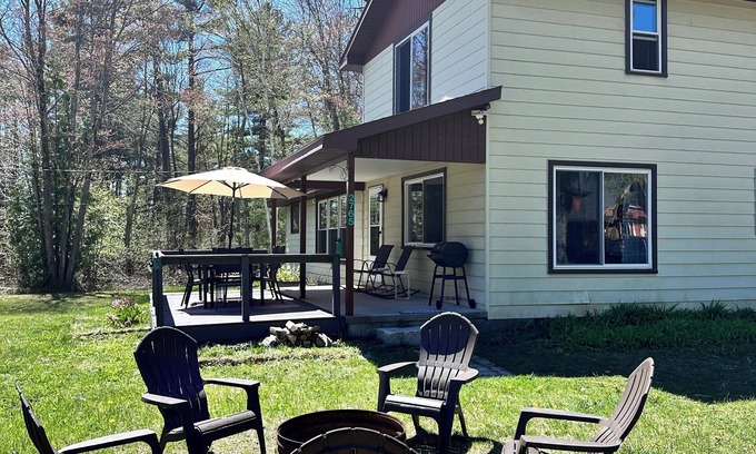 East Tawas House | Beautiful and Spacious Lakeview House in East Tawas, Michigan.