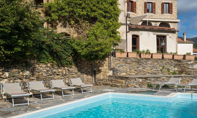 Novelli Apartment | Beautiful apartment for 8 people with pool, WIFI, TV, patio, pets allowed and panoramic view