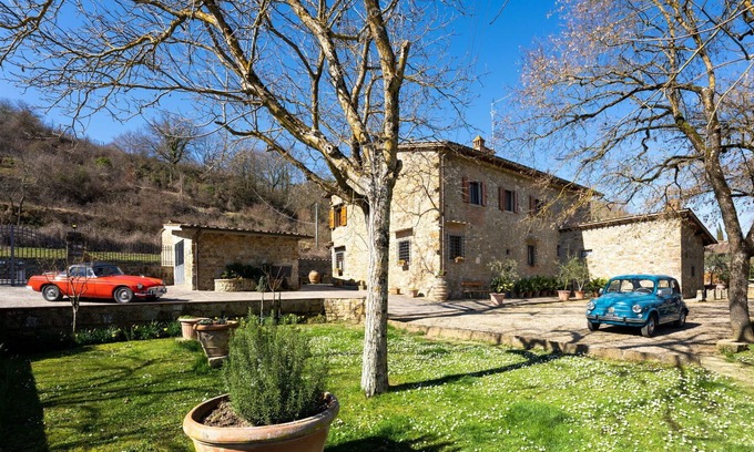 Greve in Chianti House | Beautiful apartment in villa with WIFI, TV, terrace, pets allowed, panoramic view and parking
