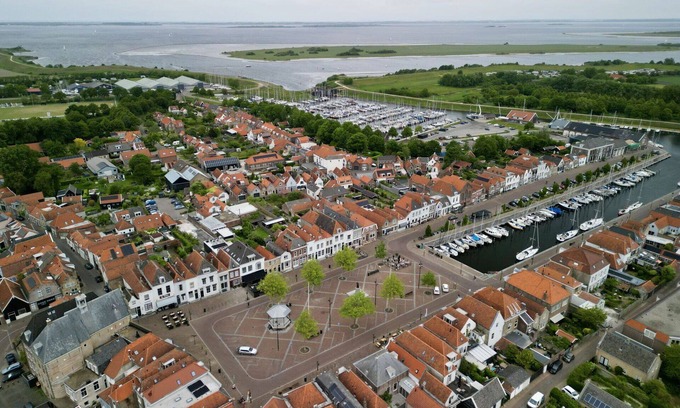 Brouwershaven Apartment | Beautiful apartment for 2 people with A/C, WIFI and TV