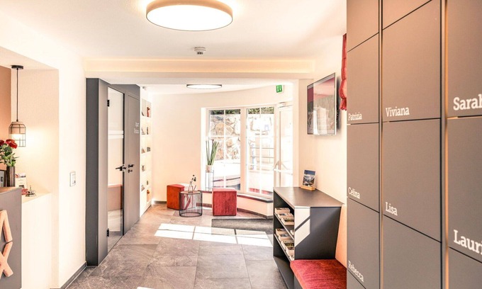 Runhof Apartment | Beautiful apartment for 8 guests with WIFI, A/C, TV, terrace, pets allowed and parking