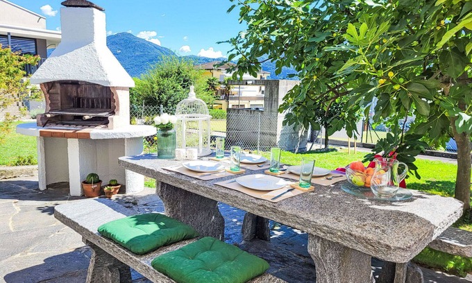 Gordola Apartment | Beautiful apartment for 2 people with WIFI, A/C, TV, patio, pets allowed and panoramic view