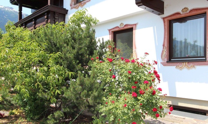 Kapfing Apartment | Beautiful apartment for 3 guests with WIFI, TV, terrace, pets allowed and panoramic view