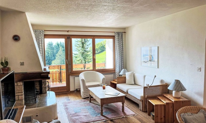 Salouf Apartment | Beautiful apartment for 4 people with WIFI, pool, TV, balcony, pets allowed and panoramic view