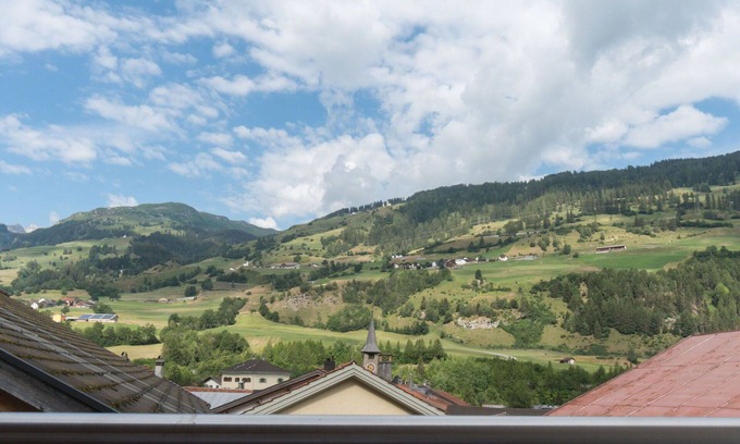 Zillis Apartment | Beautiful apartment for 7 guests with WIFI, TV, balcony and panoramic view