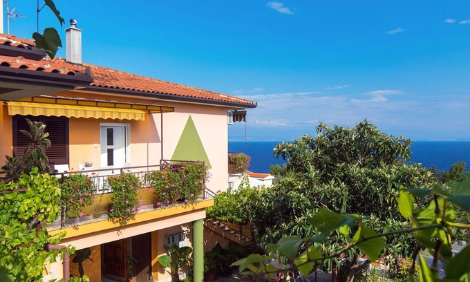 Donji Kraj Apartment | Beautiful apartment for 4 guests with WIFI, A/C, TV, terrace and parking