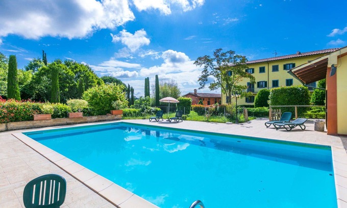 Fucecchio Villa | Beautiful apartment in villa with private pool, A/C, hot tub, WIFI, TV and pets allowed