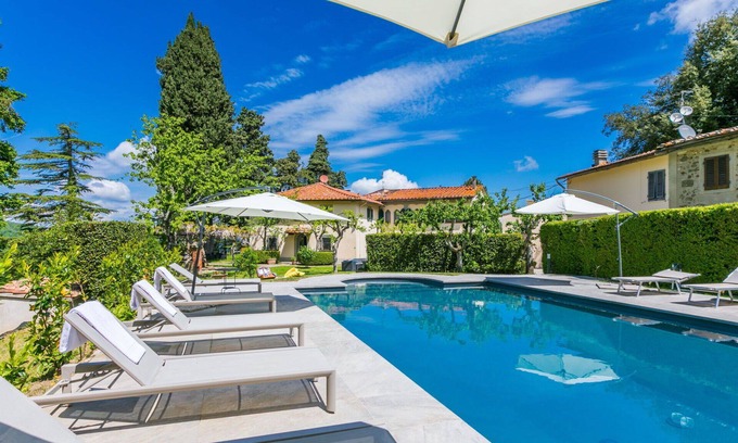 Torsoli Villa | Beautiful apartment in villa for 10 guests with WIFI, private pool, TV, terrace and pets allowed