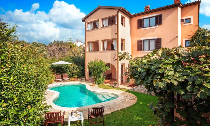Vinkuran Apartment | Beautiful apartment in Pula with WiFi