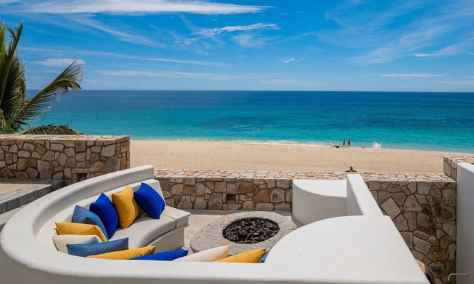 Buzzards Villa | Beautiful Beachfront Villa in Cabo Encanto