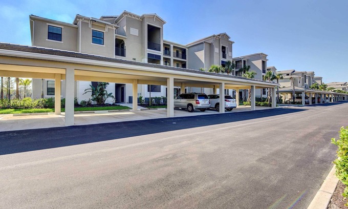 Lakewood Ranch Condo | Beautiful Bradenton Condo w/ Water View!