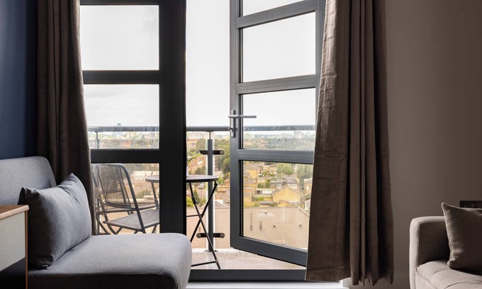 De Beauvoir Apartment | Beautiful Canal-Side Apartment in Islington