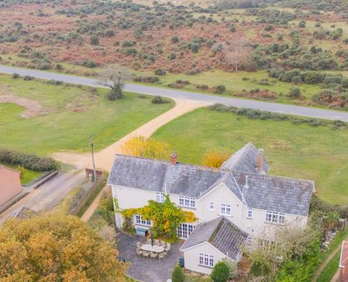 New Forest District House | Beautiful Country House with Forest View & Garden