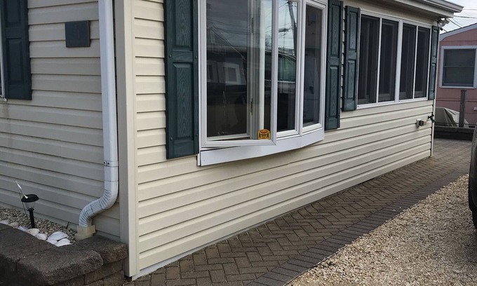 Ortley Beach Cottage | Beautiful Cozy Beach Cottage in Ocean Beach III - 8 houses from the beach!