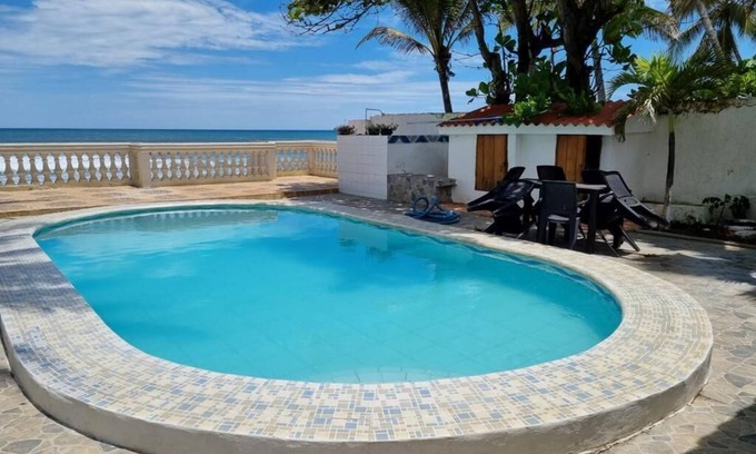 La Libertad House | Beautiful Family Beach House