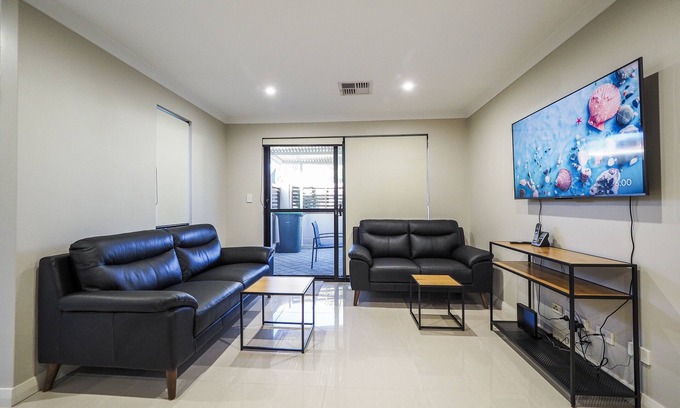 Westminster House | Beautiful Family Home Near Shops.