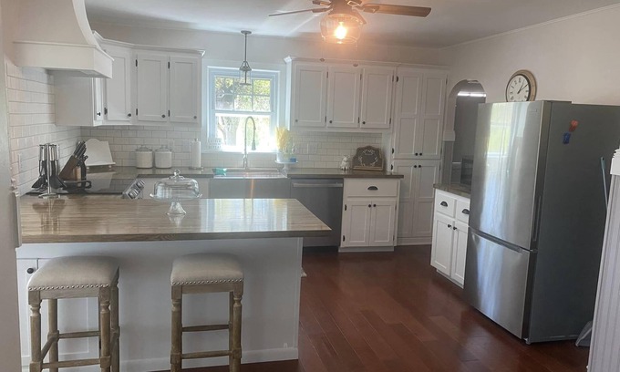 Hermann Other | Beautiful Farmhouse with Scenic View