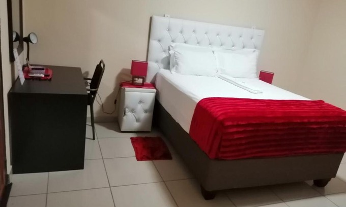Palapye Bed & Breakfast | Beautiful Gate Guesthouse