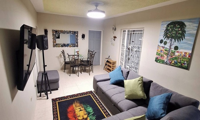 Ocho Rios Apartment | Beautiful ground floor 2 bed apartment 5 min drive to the heart of Ocho Rios!