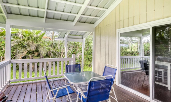 Kapoho House | Beautiful hideaway home with wraparound lanai, WiFi, updated floors & furniture.