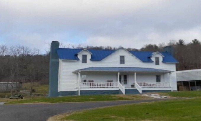 Marshall Other | Beautiful Historic Farm House ! Quiet and Private! Mountain Views !
