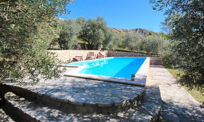 Draga Bascanska House | Beautiful holiday house with private pool/KATARININI DVORI