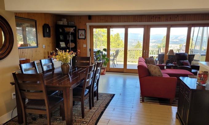 Parker House | Beautiful Home in Centennial