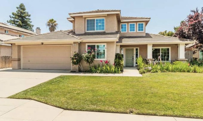 Clovis House | Beautiful Home in Clovis 5BD 3BA in proximity to Yosemite Park
