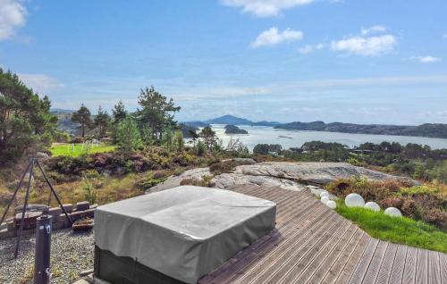 Fitjar House | Beautiful Home In Fitjar With House Sea View