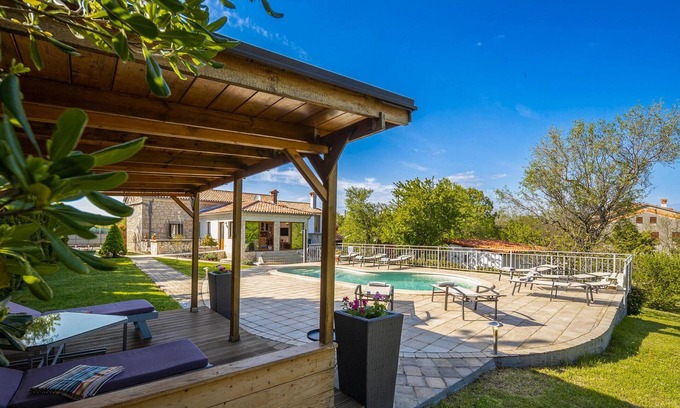 Sveta Nedelja House | Beautiful home in Nedescina with WiFi