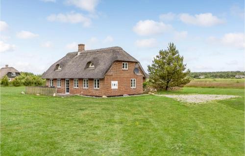 Øhuse House | Beautiful Home In Ulfborg With Kitchen