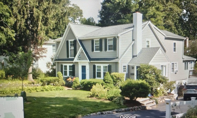 Wellesley House | Beautiful Home in Wellesley MA. Just west of downtown Boston. FURNISHED