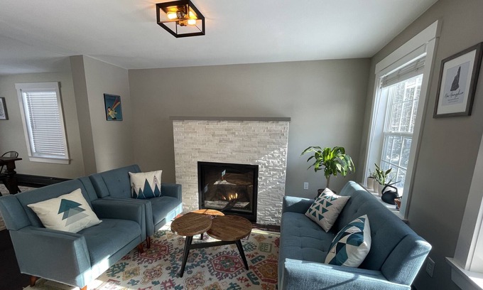 Center Conway House | Beautiful home near all the fun. Gas Fireplace. Dogs and Family friendly.