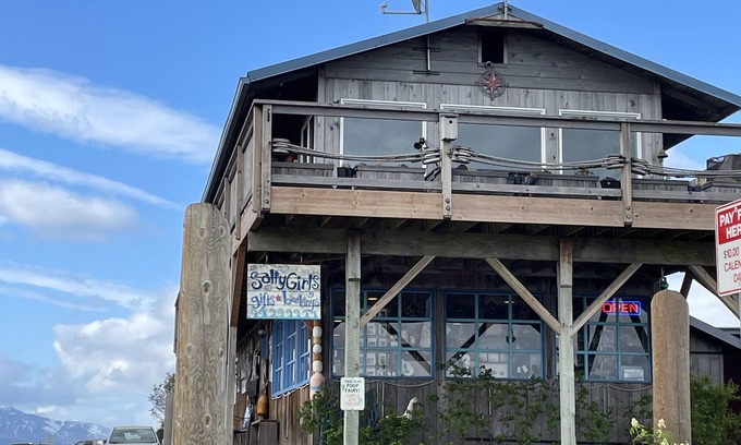 Homer Apartment | Beautiful Homer Spit Vacation Rental Overlooking Harbor