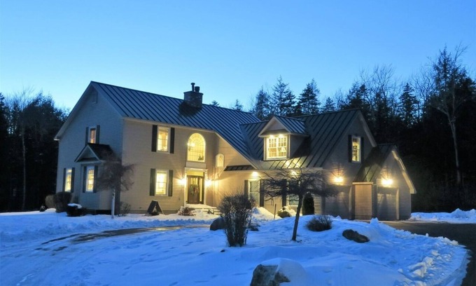 Stratton House | Beautiful House and Barn in the Stratton Mountains New generator EV charger