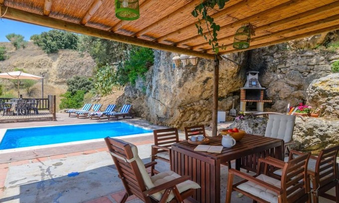 Algarinejo Cottage | Beautiful house Andalusia´s center, 3 BD, 2 BR, Jacuzzi and Pool, waterfalls.