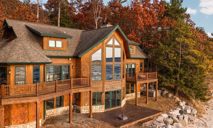 Harbor Springs House | Beautiful House on Lake Michigan! 10 Minutes HS! Private Sandy Beach!