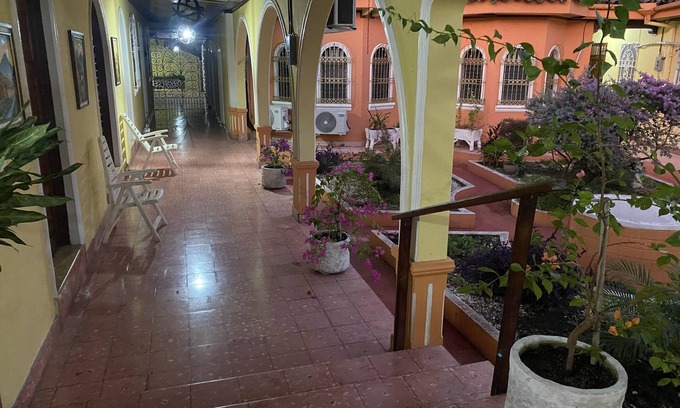 Coatepeque Villa | Beautiful house with plenty space to relax and enjoy all the wonderful places